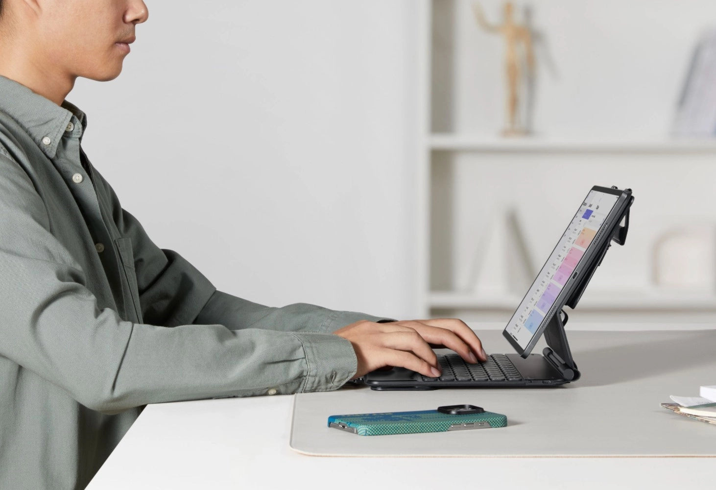 iPad Pro Keyboard with FlipBook Case
