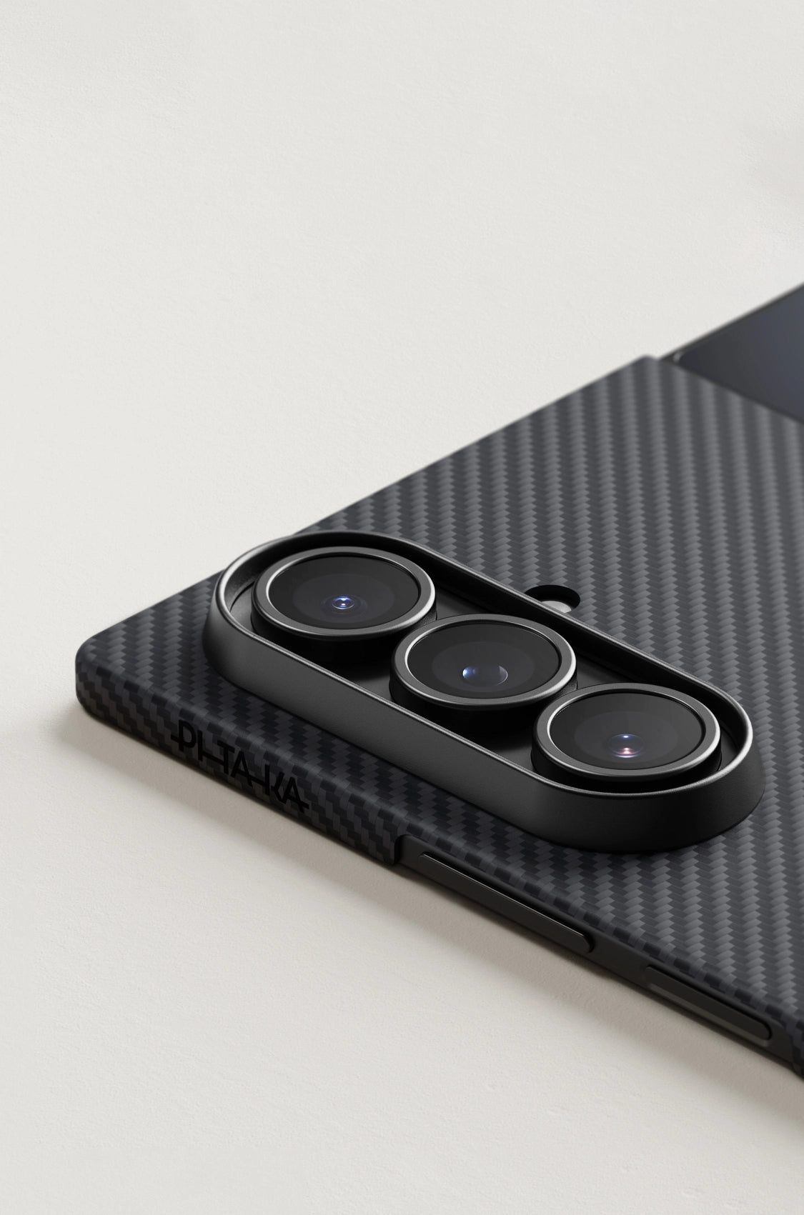 Pitaka classic Samsung Z Fold 7 case Classic