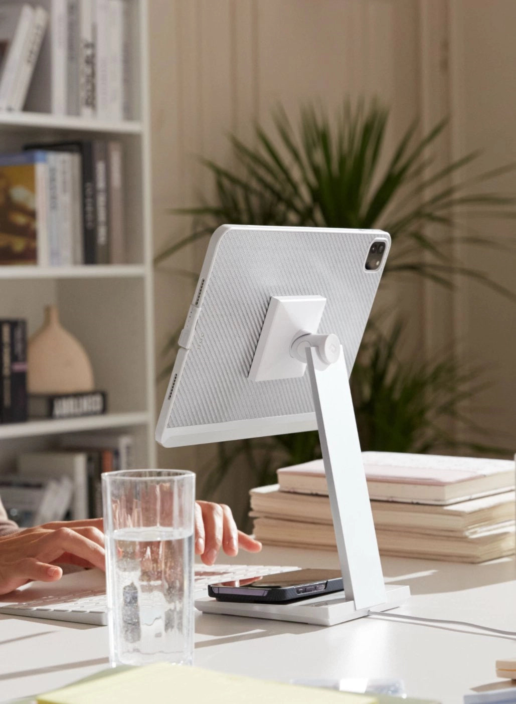 MagEZ Case Pro for iPad Pro 2022/2021 & MagEZ Charging Stand for 