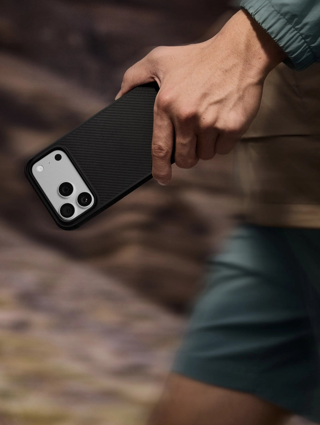 Pitaka รุ่น Aramid ProGuard Case - เคส iPhone 17 Pro - สี Black/Grey 2 Pitaka รุ่น Aramid ProGuard Case - เคส iPhone 17 Pro - สี Black/Grey